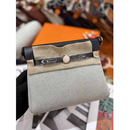 Hermes  AAA Quality Handbags in 210769