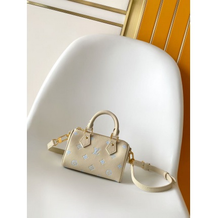 Louis Vuitton AAA Quality Handbags in 210800