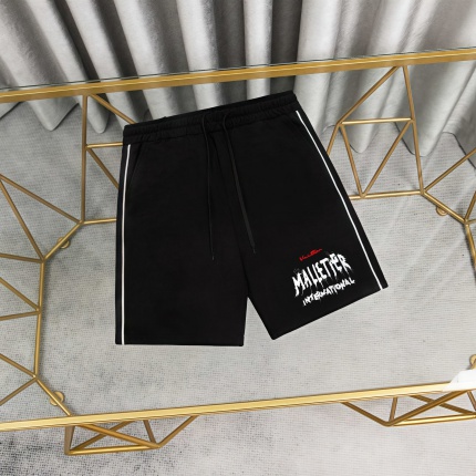 Louis Vuitton Short Pants For Men in 210870