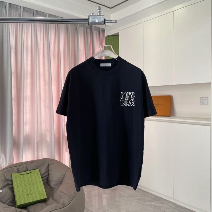 Dior T-shirts in 210927