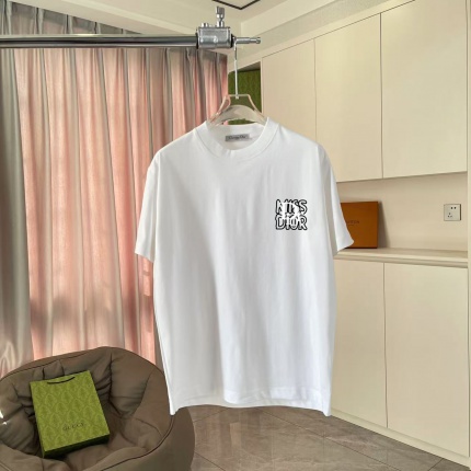 Dior T-shirts in 210928