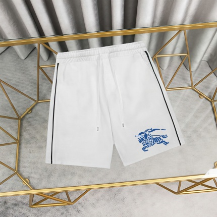 Burberry Short Pants For Men in 210976