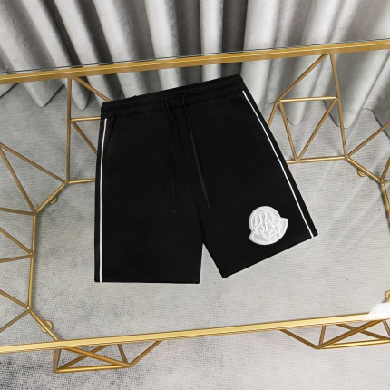 Moncler Shorts For Men in 211000