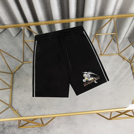 Burberry Short Pants For Men in 211002