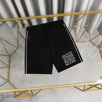 Louis Vuitton Short Pants For Men in 211006