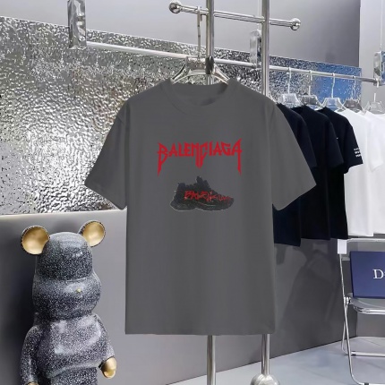 Balenciaga T-shirts for Men in 211034