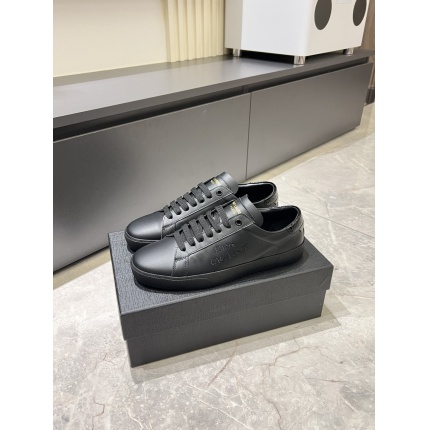 Saint Laurent Shoes for Men in 211128