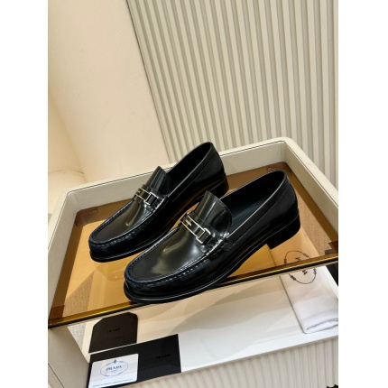 Prada Leather Dress Shoes For Men in 211143