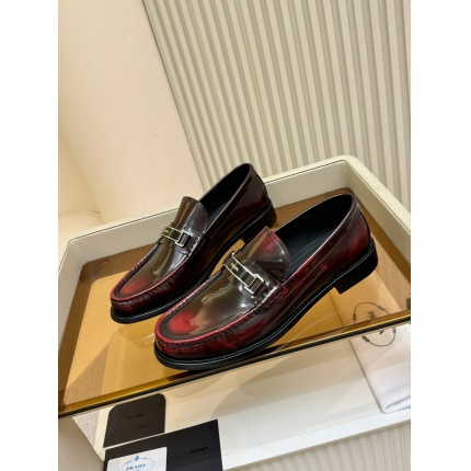 Prada Leather Dress Shoes For Men in 211144