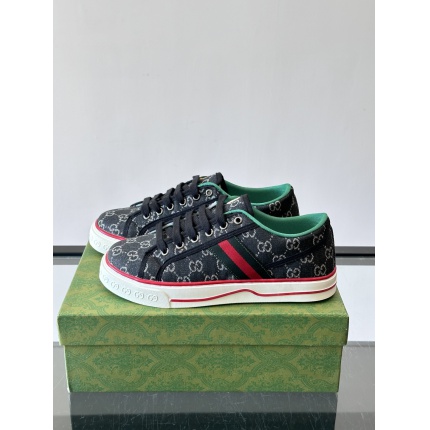 Gucci Casual Shoes For Men in 211225