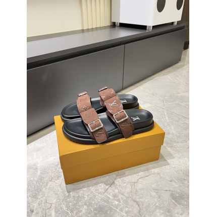 Louis Vuitton Slippers For Men in 211231