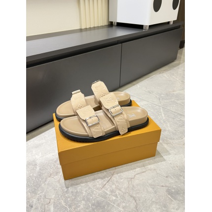 Louis Vuitton Slippers For Men in 211234