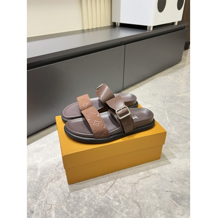 Louis Vuitton Slippers For Men in 211239