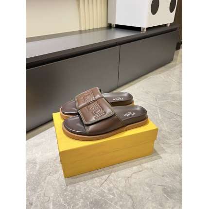 Fendi Slippers And Sandals For Men in 211250