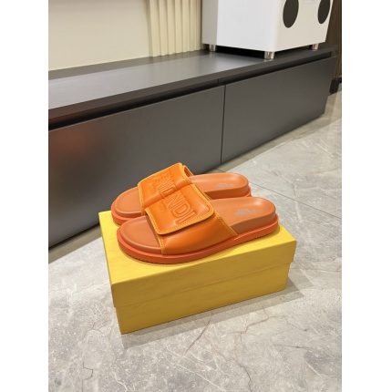 Fendi Slippers And Sandals For Men in 211252