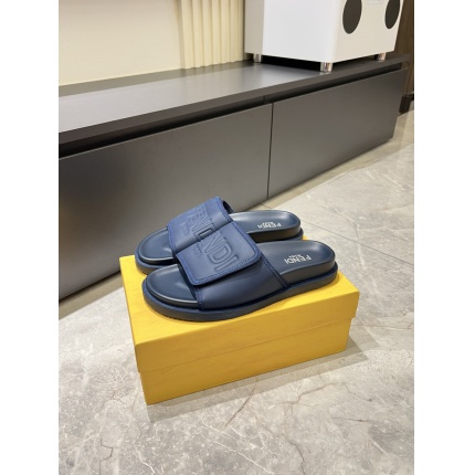 Fendi Slippers And Sandals For Men in 211255