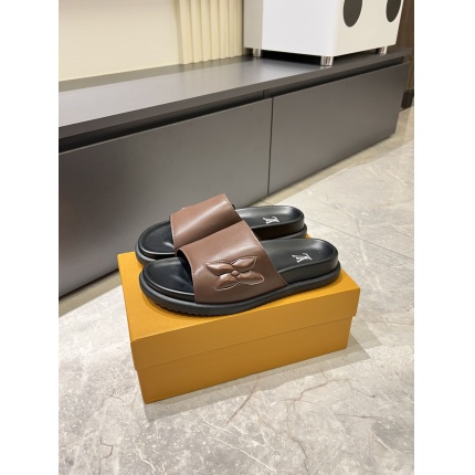 Louis Vuitton Slippers For Men in 211268
