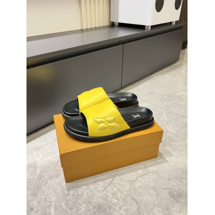 Louis Vuitton Slippers For Men in 211272