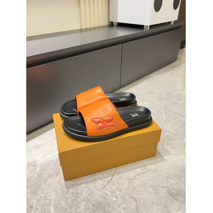 Louis Vuitton Slippers For Men in 211274