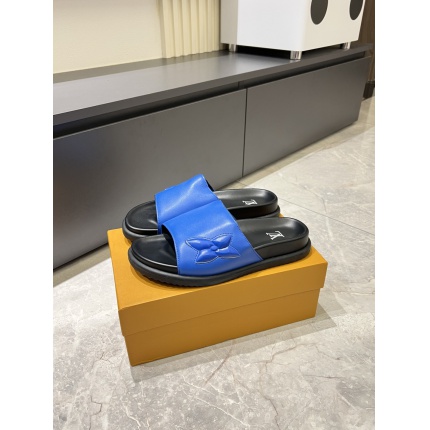 Louis Vuitton Slippers For Men in 211276