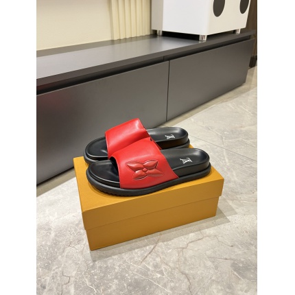 Louis Vuitton Slippers For Men in 211278