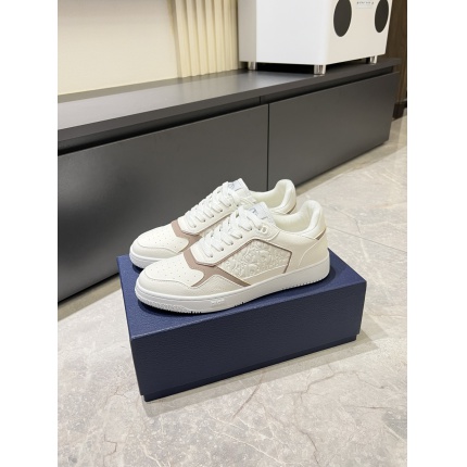 Dior Sneakers in 211300