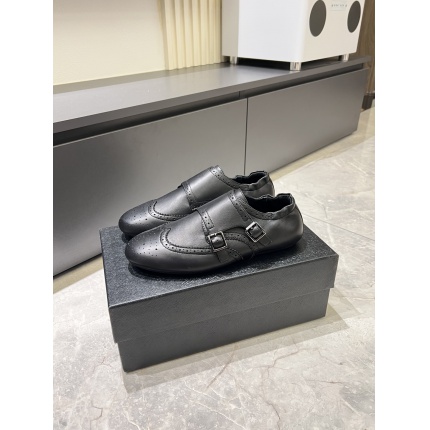 Prada Leather Dress Shoes For Men in 211313