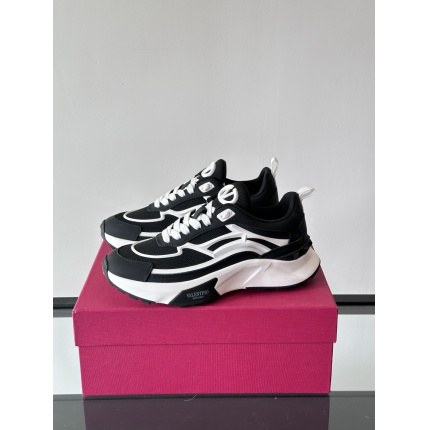 Valentino Sneakers For Men in 211335