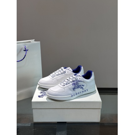 Burberry Sneakers For Men in 211351