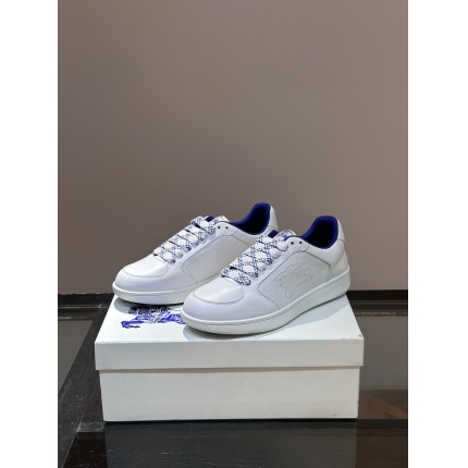 Burberry Sneakers For Men in 211354