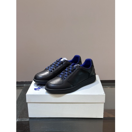 Burberry Sneakers For Men in 211355