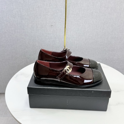 Chanel Loafers For Women in 211361