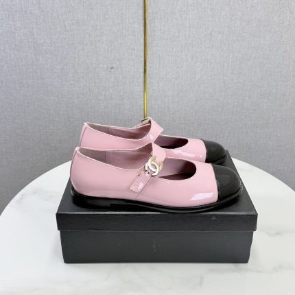Chanel Loafers For Women in 211364