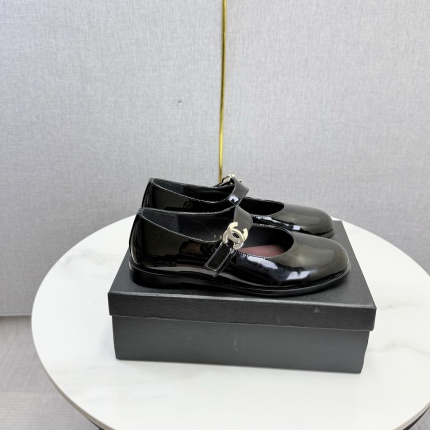 Chanel Loafers For Women in 211366