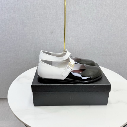 Chanel Loafers For Women in 211369