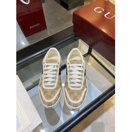 Gucci Sneakers For Men in 211378