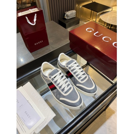 Gucci Sneakers For Men in 211384