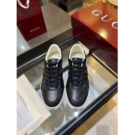 Gucci Sneakers For Men in 211387