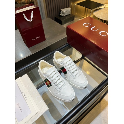 Gucci Sneakers For Men in 211391