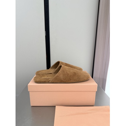 MiuMiu Sandals And Slippers For Women in 211404