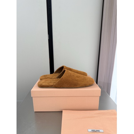 MiuMiu Sandals And Slippers For Women in 211406