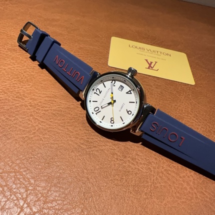 Louis Vuitton Watches in 211658