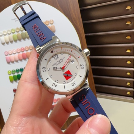 Louis Vuitton Watches in 211660