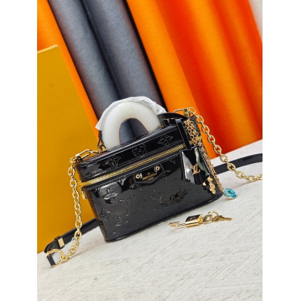 New Arrivals Louis Vuitton AAA quality Vanity Chain Pouch  in 211818