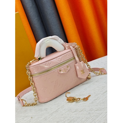 New Arrivals Louis Vuitton AAA quality Vanity Chain Pouch  in 211820