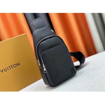 New Arrivals Louis Vuitton AAA quality Crossbody Bags For Men in 211839
