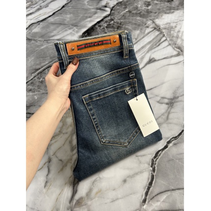Gucci Pants for Men in 211858