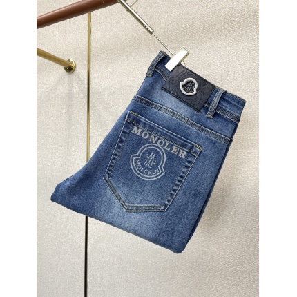 Moncler Jeans For Men in 211873