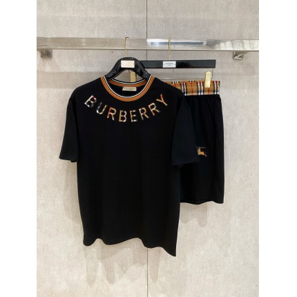 Burberry Short Tracksuits For Men in 211885