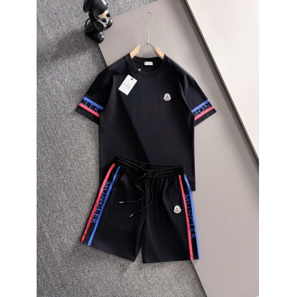 Moncler Short Tracksuits For Men in 211902